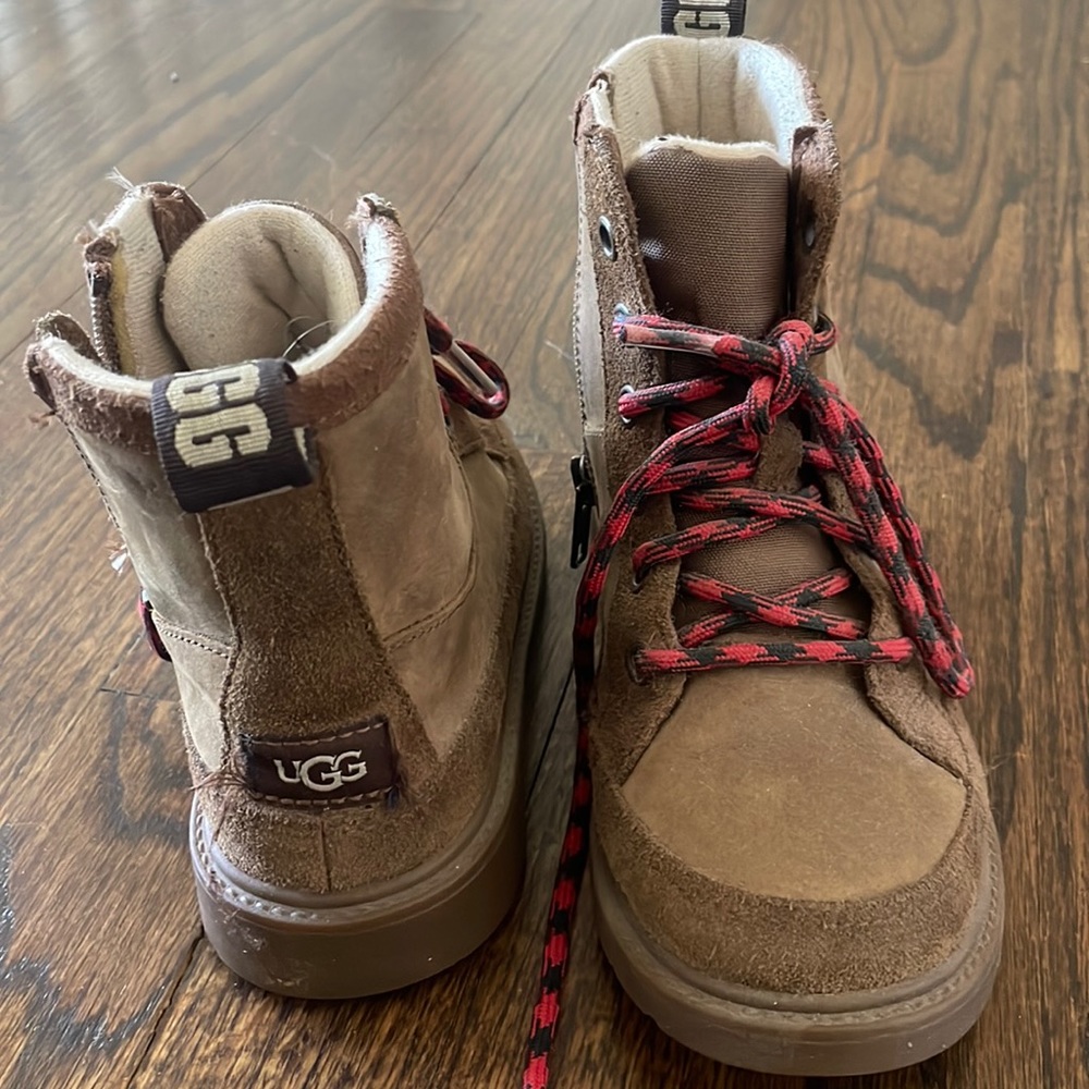 Ugg boots! Girls size 13